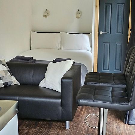 A Unique Experience In A Converted Shipping Containers, Glamness Is Adults Only Inverness Luaran gambar