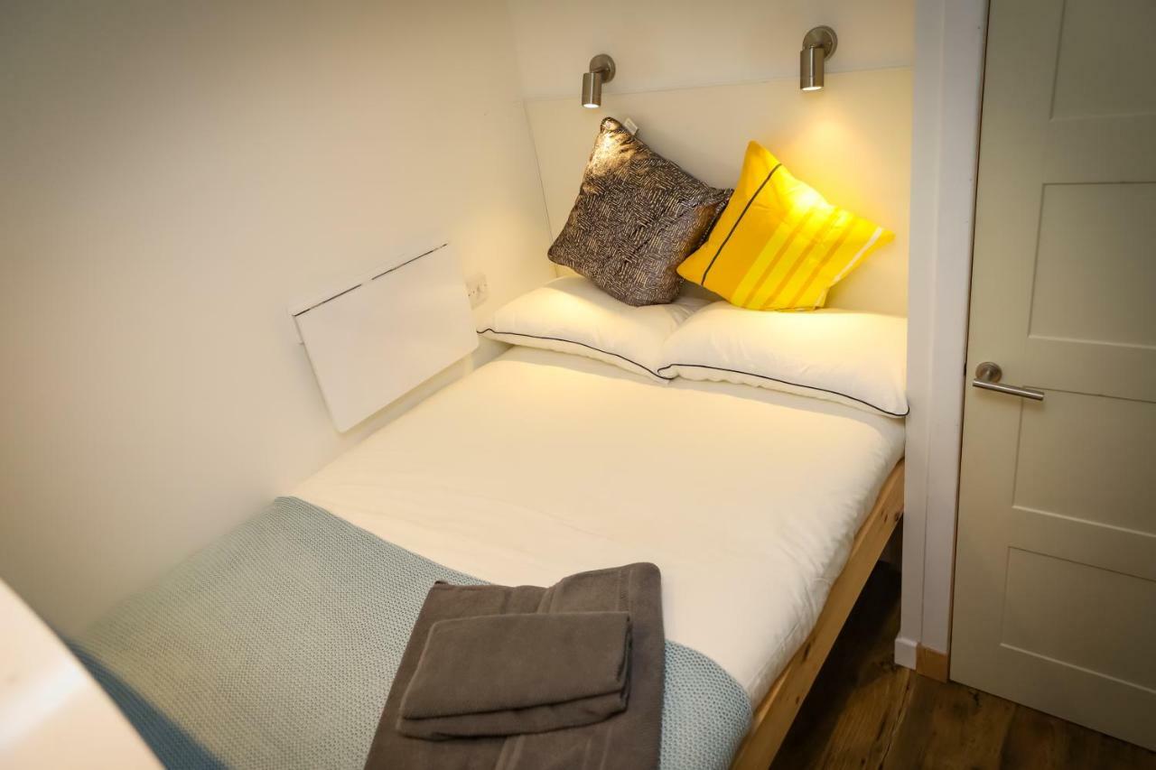 A Unique Experience In A Converted Shipping Containers, Glamness Is Adults Only Inverness Luaran gambar